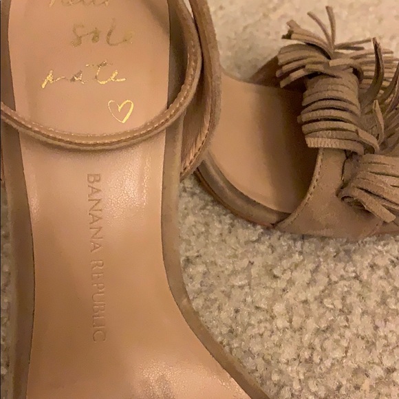 Banana Republic nude suede Honey B tassel sandals - Picture 5 of 5